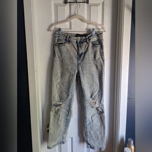 FREE with purchase 🤩Kendall + Kylie high rise distressed jeans